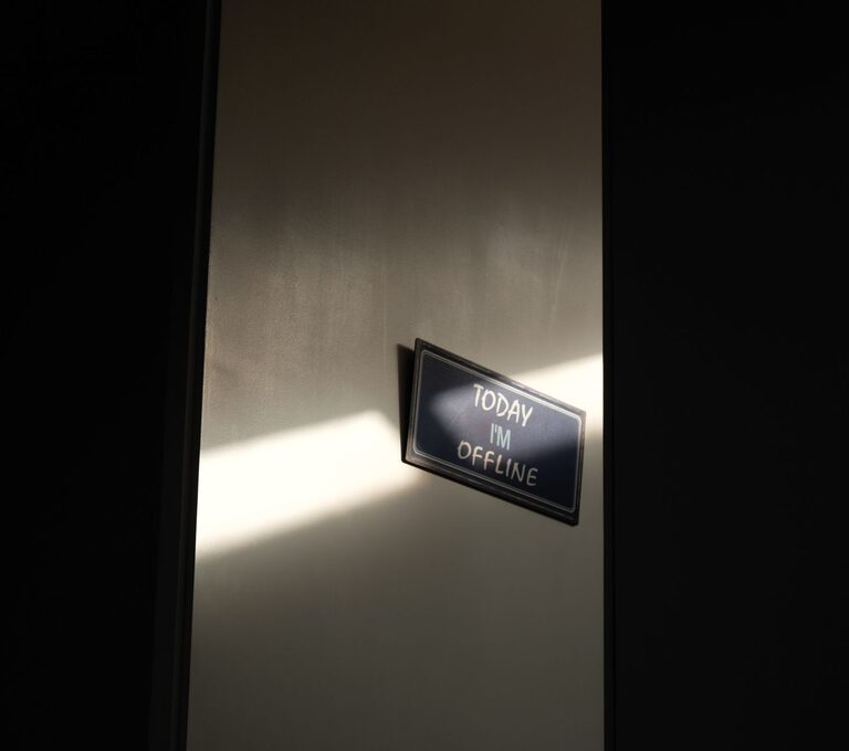Domowy dzień bez ekranów: inspiracje na spokojny czas offline